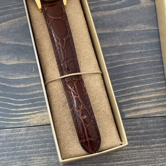 Disney Cruise Line Limited Release Boat Scene Men's Watch (Z6) - Picture 3 of 5